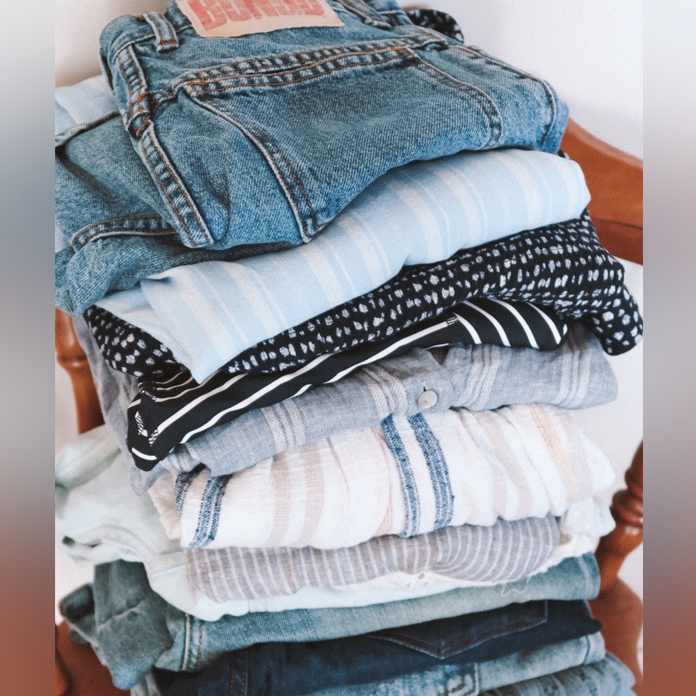 CLOTHING SALE 💕🐓🌻🌞 - Picture 4 of 4